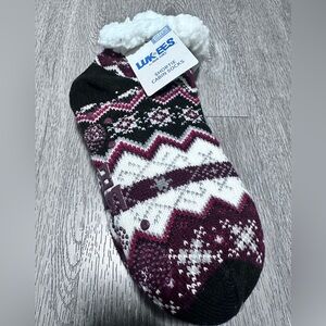 Muk Luks Black and Burgundy Shortie Cabin Socks